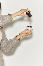 Laden Sie das Bild in den Galerie-Viewer, Surya x Muse & Heroine - The Love Mask Limited - Edition