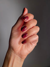 Cargar imagen en el visor de la galería, Nail Polish 15ml -  Bordeaux velours