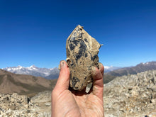 Cargar imagen en el visor de la galería, BE DOUCE CRYSTAL DIFFUSER 120 gr + BE DOUCE ESSENTIAL OIL 30 ml