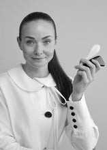 Load image into Gallery viewer, FACE | Yin Your Skin Lifting, Renewal &amp; De-Puffing Gua Sha Facelift by Katja Kokko | 100 MIN

