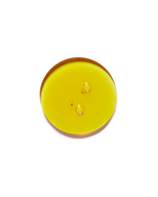 Laden Sie das Bild in den Galerie-Viewer, RADIANT RANI Brightening Saffron Serum
