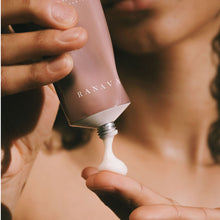 Cargar imagen en el visor de la galería, LUMINOUS CEREMONY Cream Cleanser
