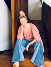 Cargar imagen en el visor de la galería, FREEDOM CASHMERE CARDIGAN - PINK-A-BOO
